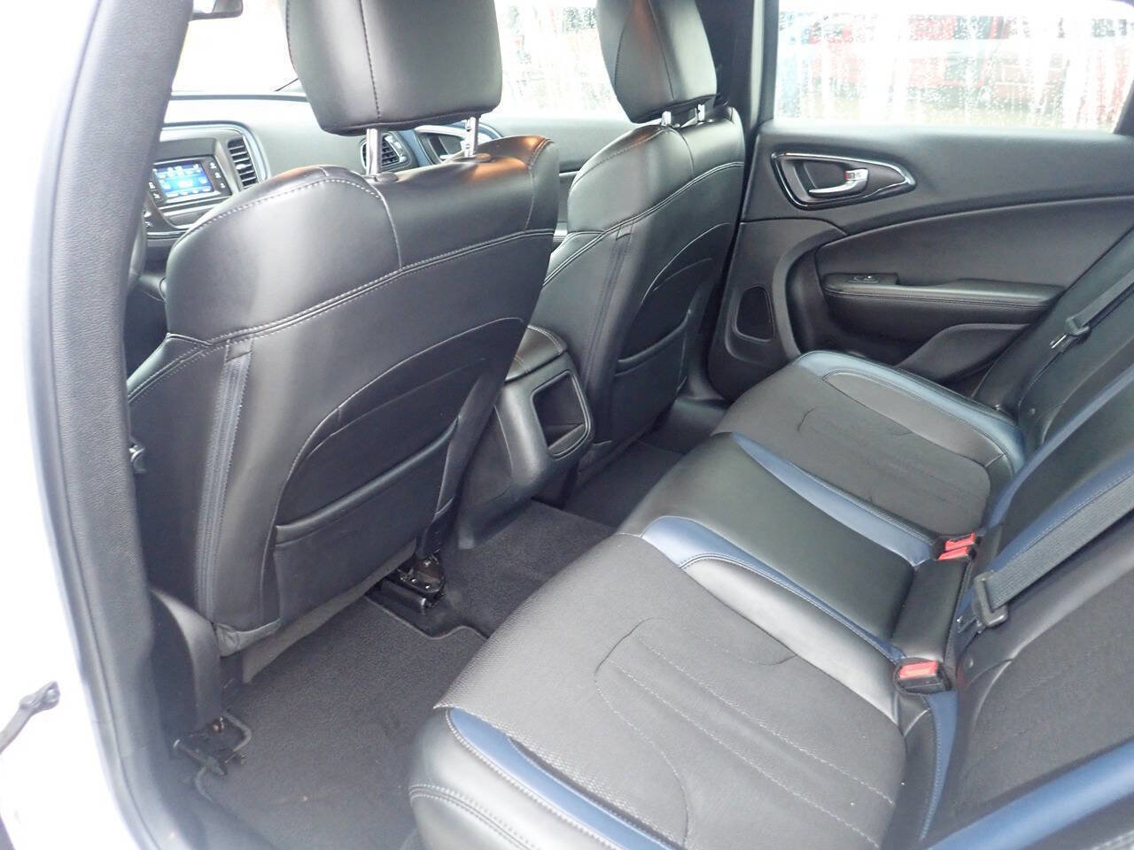 Used 2015 Chrysler 200 S image 12