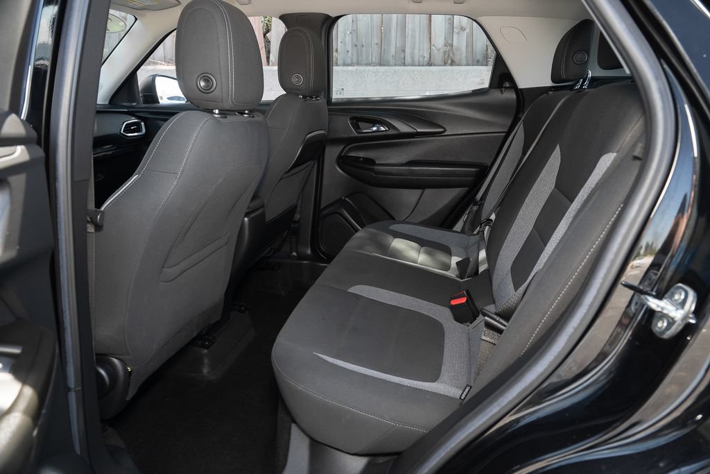 Used 2021 Chevrolet TrailBlazer LS FWD image 32