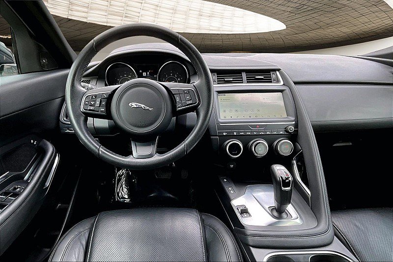Used 2020 Jaguar E-PACE image 5