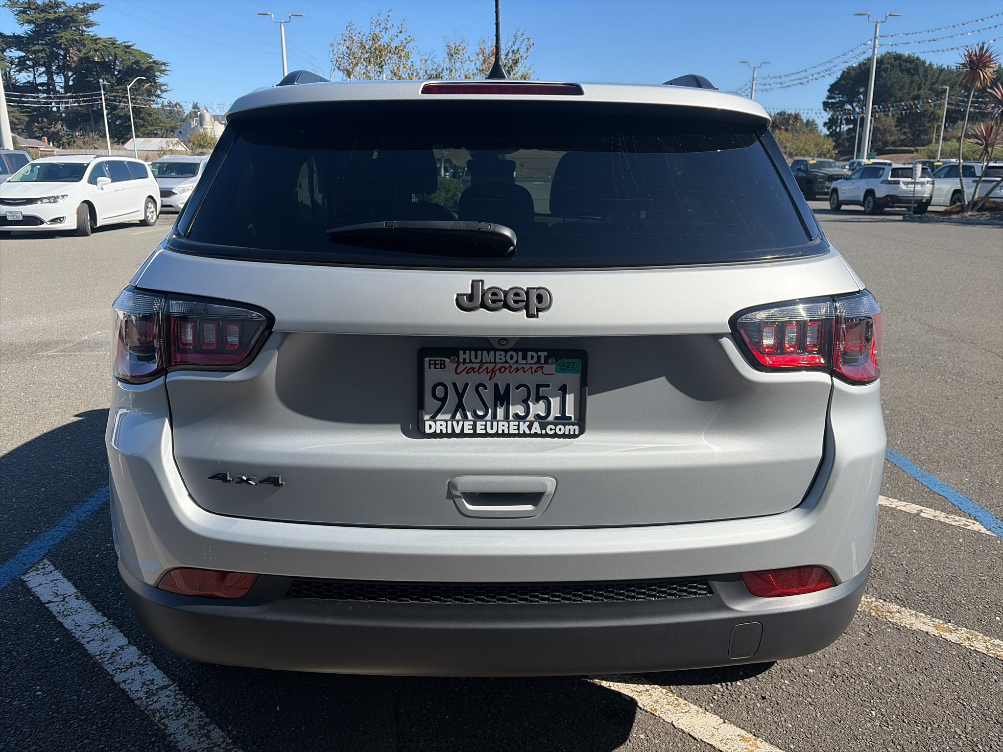 Used 2026 Jeep Compass Latitude AWD/4WD image 16