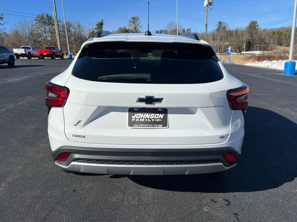 New 2026 Chevrolet Trax LT w/ Sunroof Package image 5