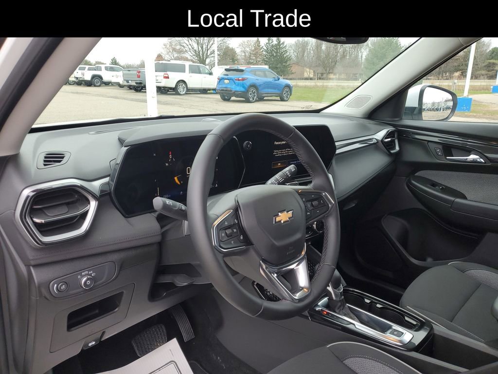 Used 2024 Chevrolet TrailBlazer LT w/ Convenience Package FWD image 8
