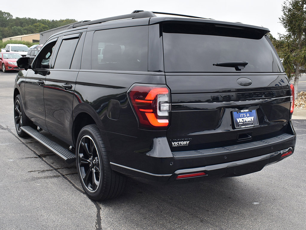 Used 2023 Ford Expedition Max Limited AWD/4WD image 3
