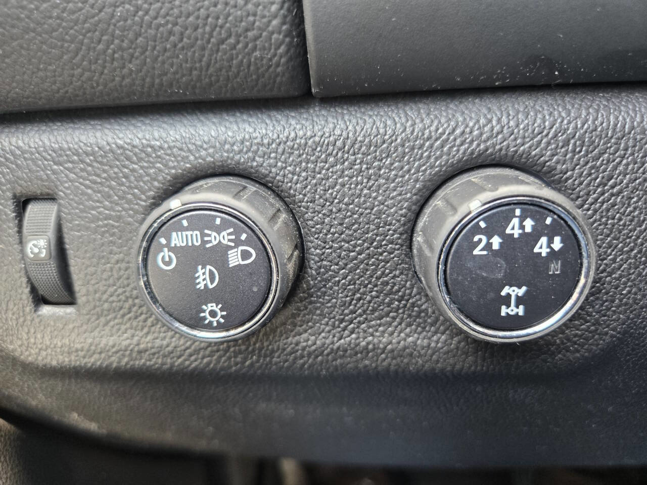 Used 2016 Chevrolet Colorado LT w/ LT Convenience Package image 16