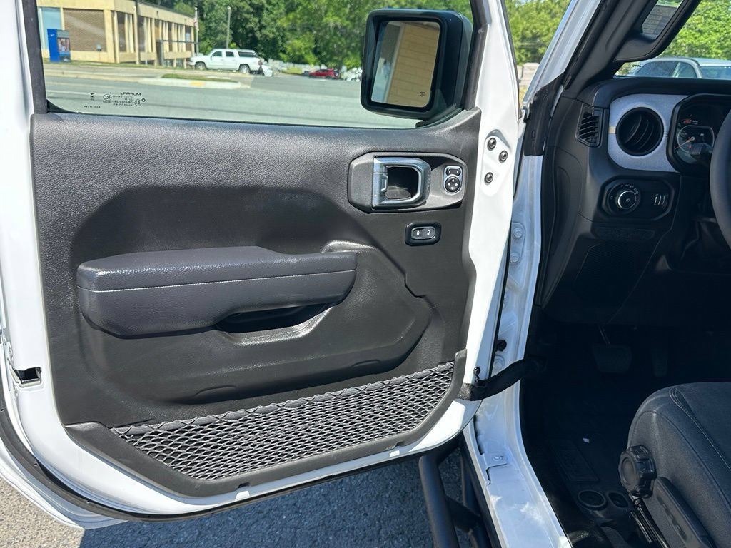 Used 2024 Jeep Wrangler Unlimited Sport AWD/4WD image 13