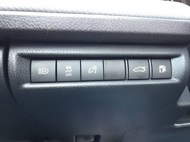 Used 2025 Toyota Camry SE w/ Convenience Package image 21