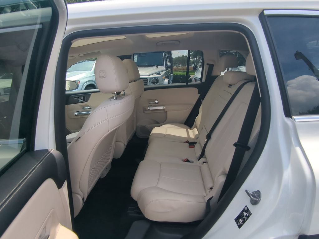 Used 2021 Mercedes-Benz GLB 250 w/ Premium Package image 5