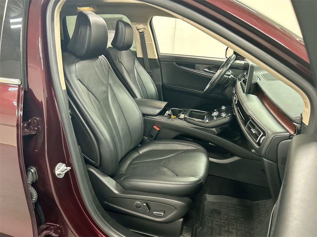 Used 2023 Lincoln Nautilus Reserve w/ Class II Trailer Tow Package image 24