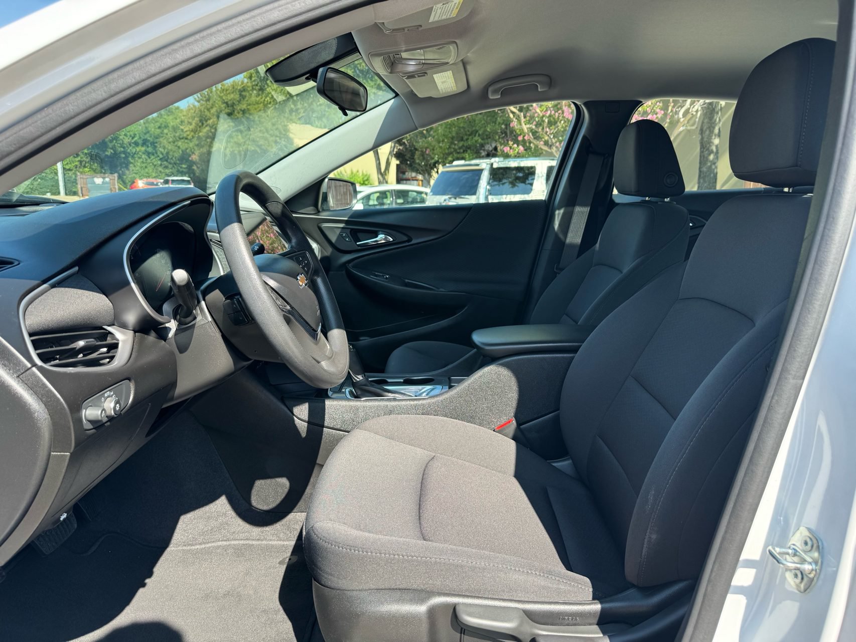 Used 2020 Chevrolet Malibu LS FWD image 5