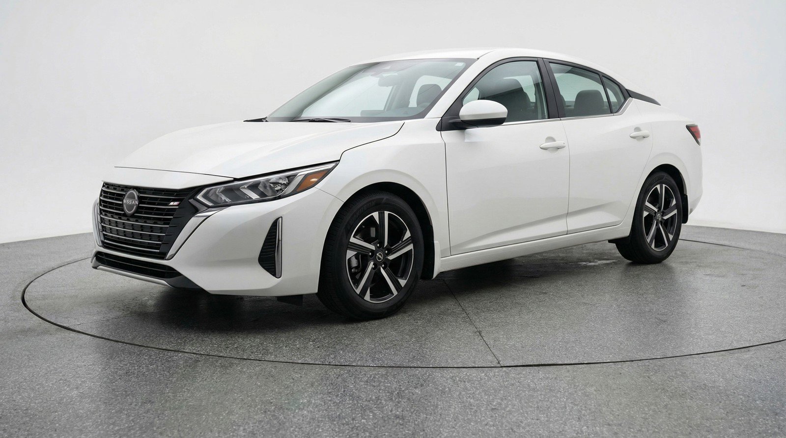 Used 2025 Nissan Sentra SV image 3