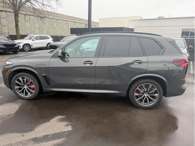 Used 2026 BMW X5 xDrive50e w/ M Sport Package image 3