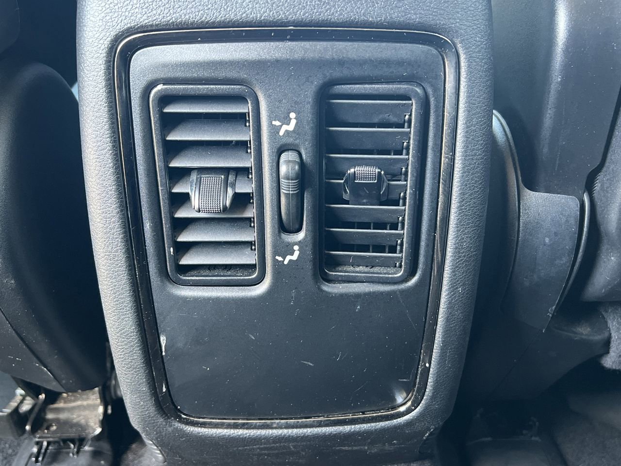 Used 2019 Dodge Durango GT image 28