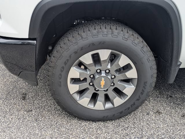 Used 2025 Chevrolet Silverado 2500 Custom w/ Custom Convenience Package AWD/4WD image 11