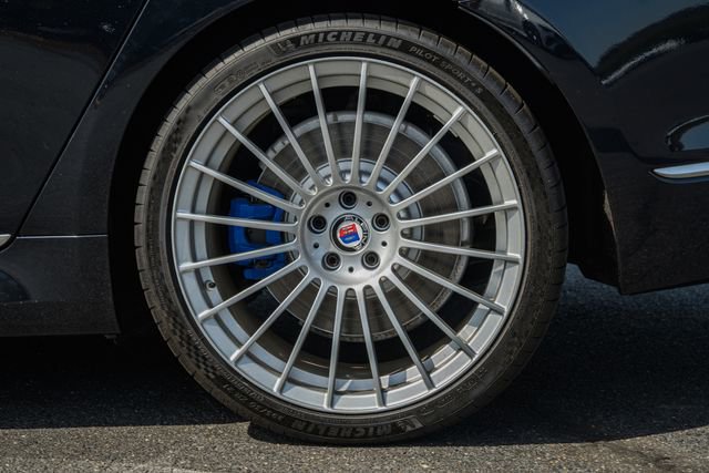 Used 2017 BMW ALPINA B7 xDrive AWD/4WD image 19