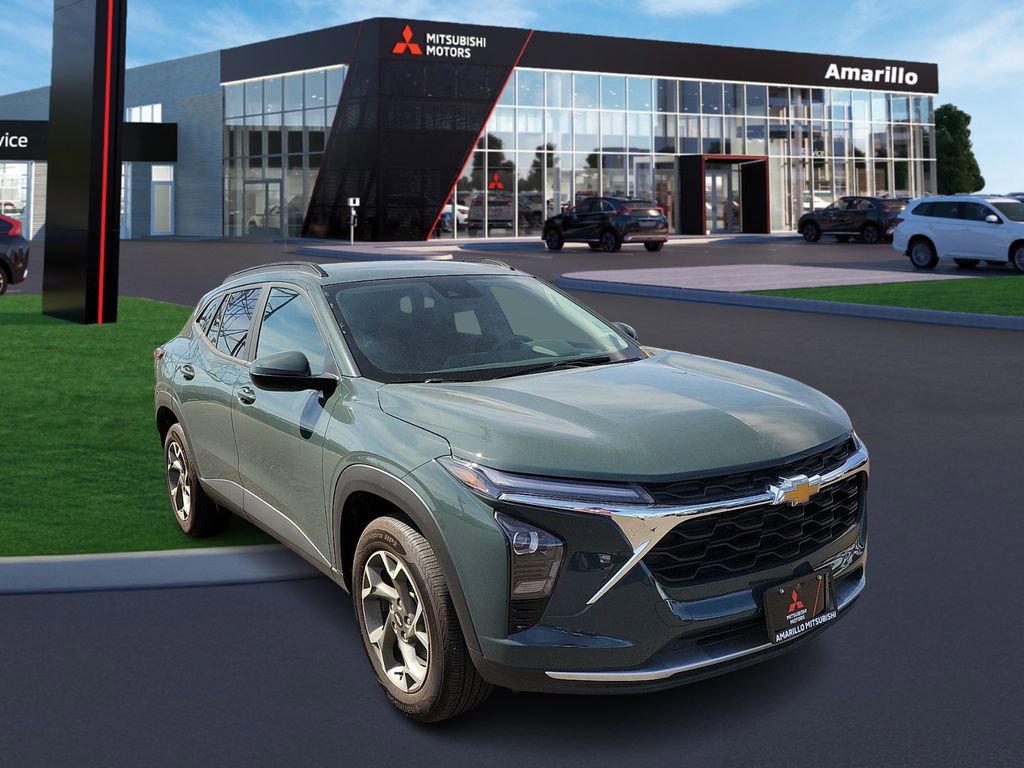 Used 2025 Chevrolet Trax LT image 4