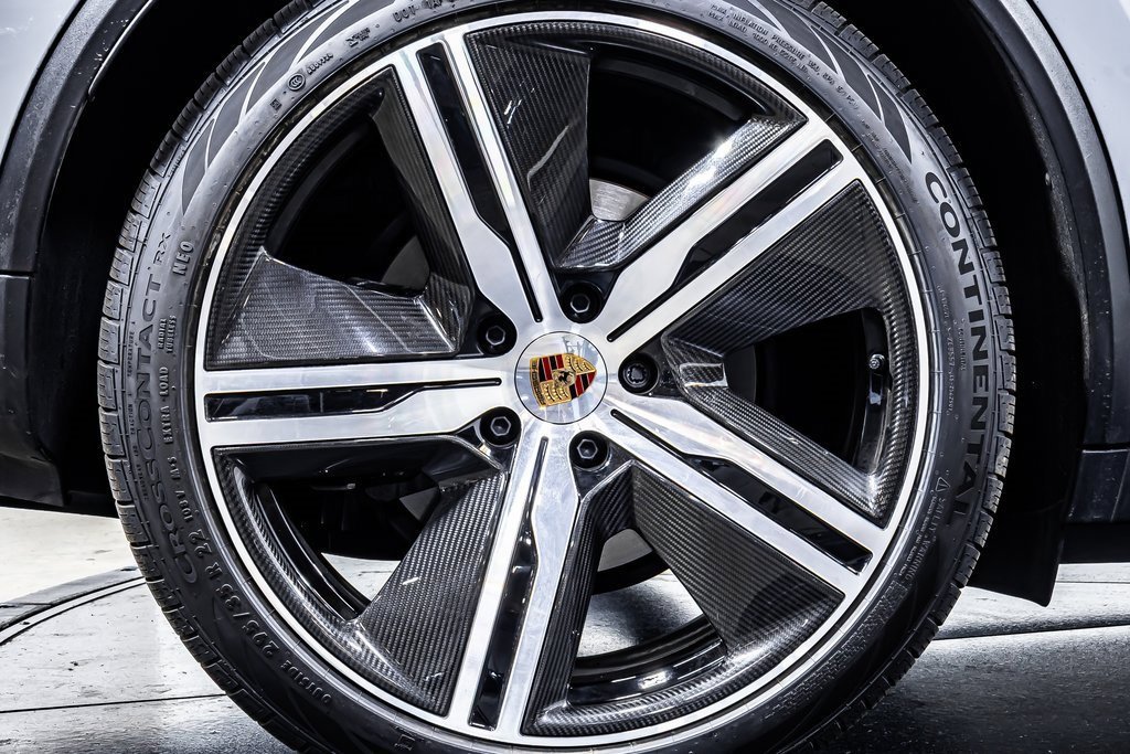 Certified 2025 Porsche Macan Electric image 23