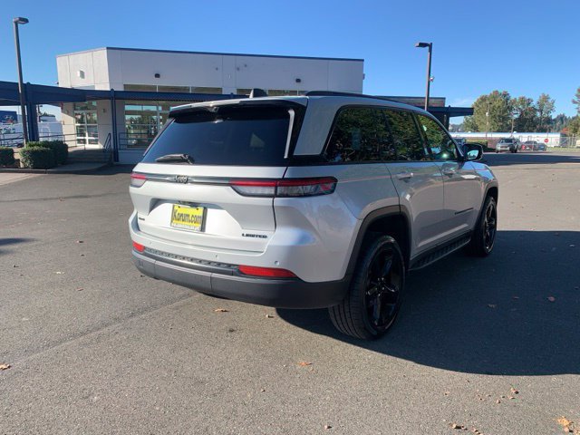 Used 2024 Jeep Grand Cherokee Limited w/ Luxury Tech Group II AWD/4WD image 7