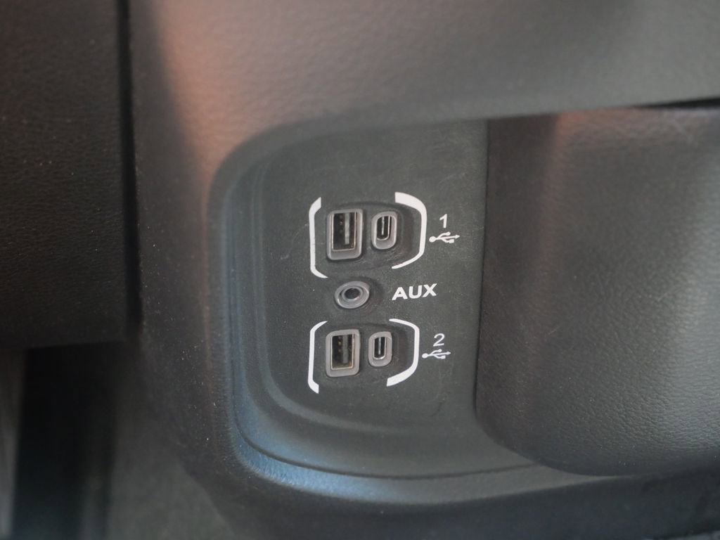 Used 2020 RAM 1500 Laramie AWD/4WD image 35