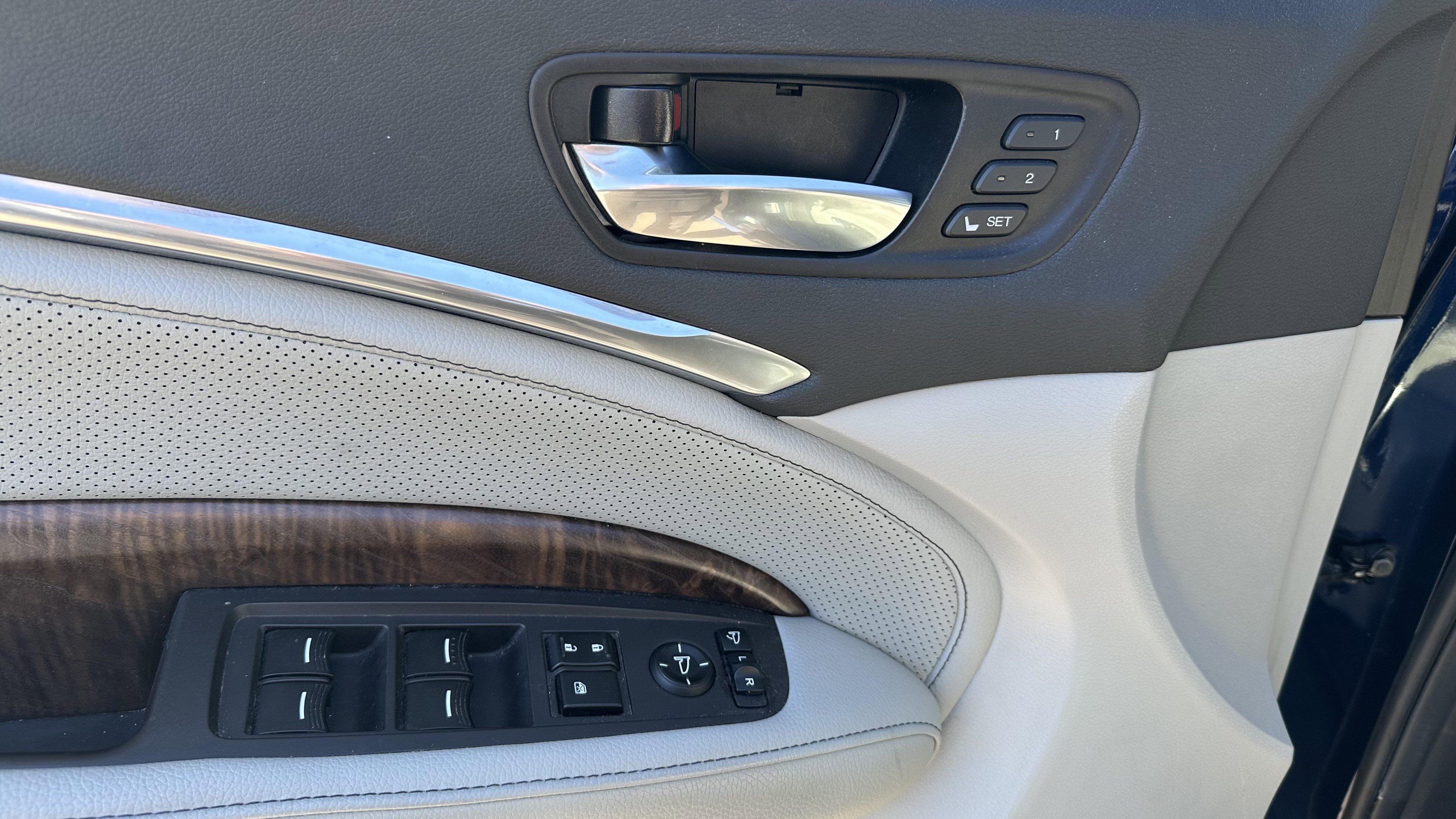 Used 2020 Acura MDX SH-AWD w/ Technology Package image 17