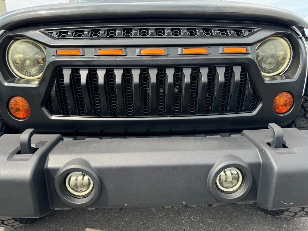 Used 2013 Jeep Wrangler Unlimited Sahara w/ Connectivity Group image 17