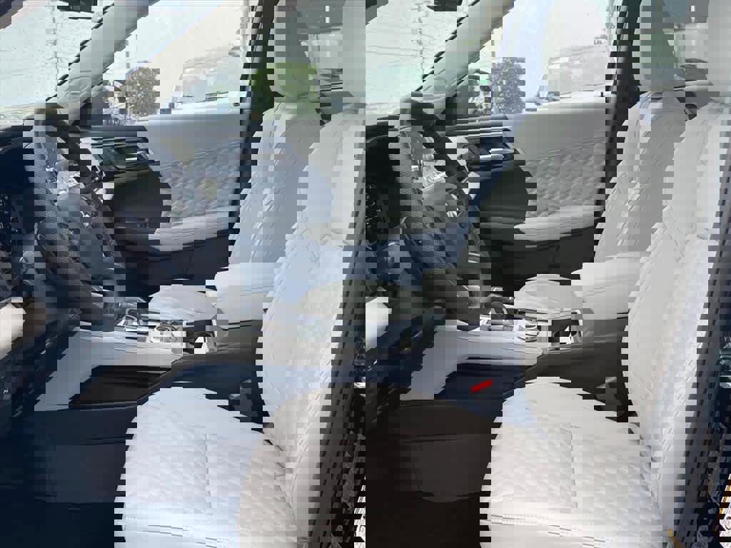 New 2025 Mitsubishi Outlander SEL image 8