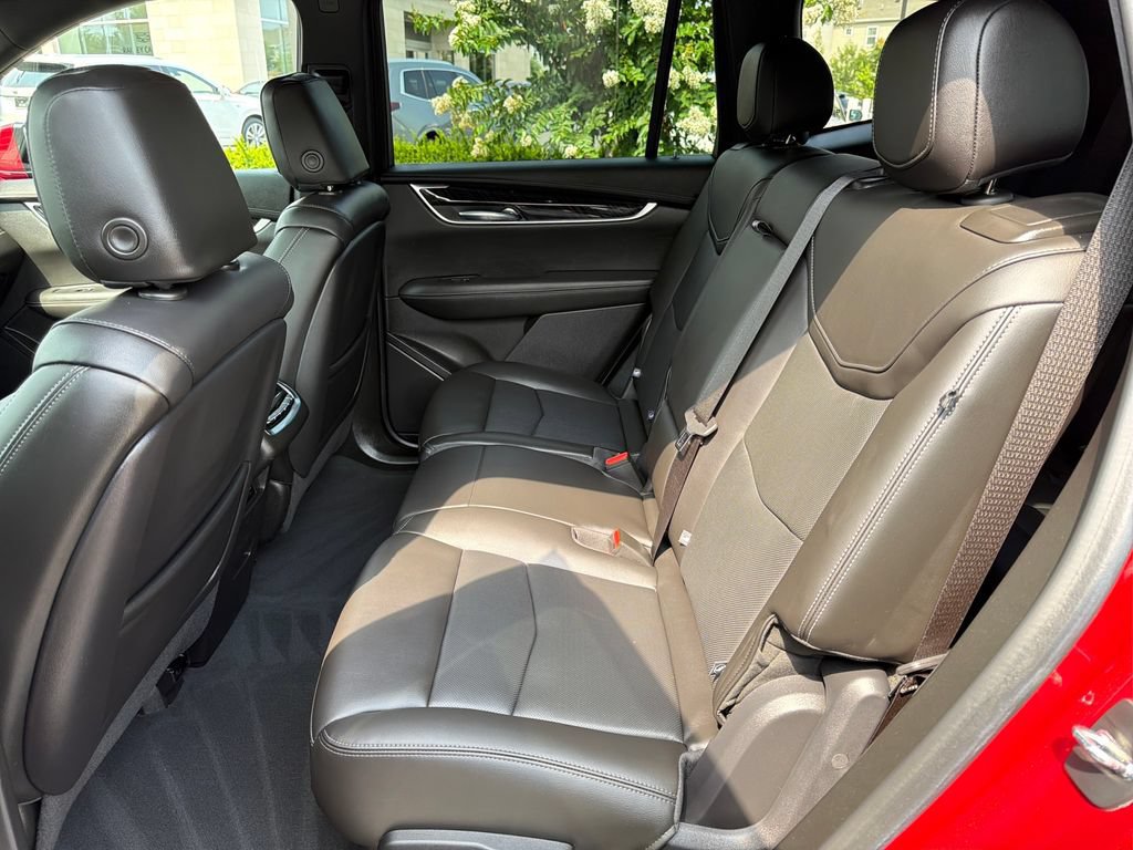 Certified 2022 Cadillac XT6 Premium Luxury AWD/4WD image 11