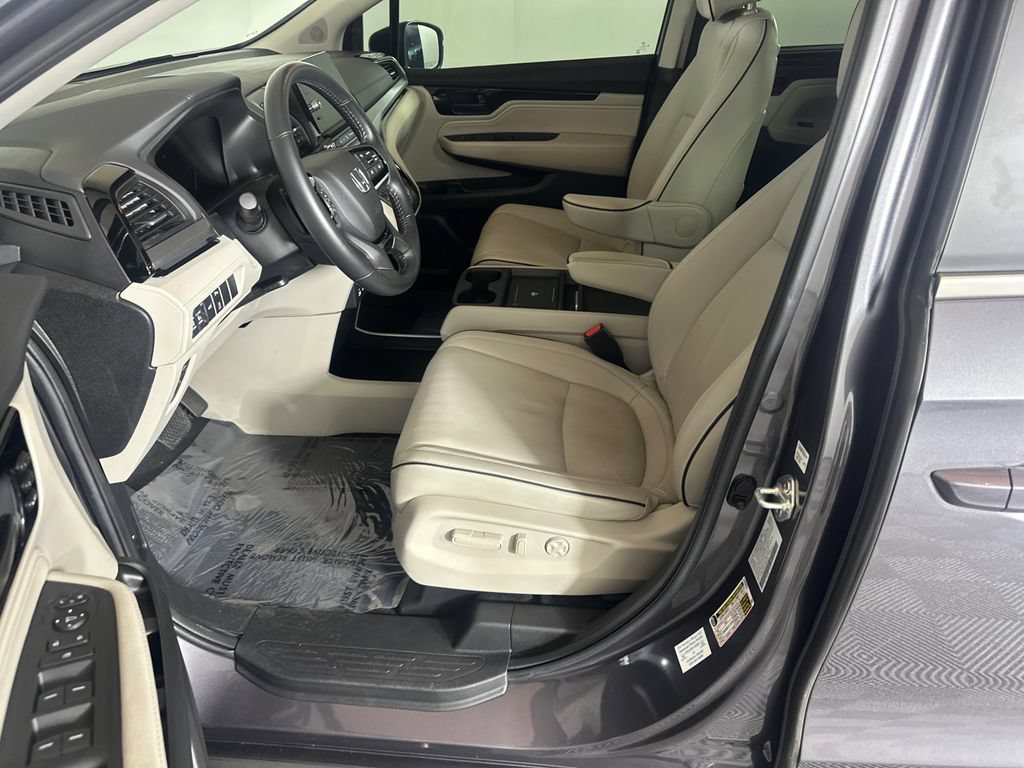 Used 2025 Honda Odyssey Touring image 9