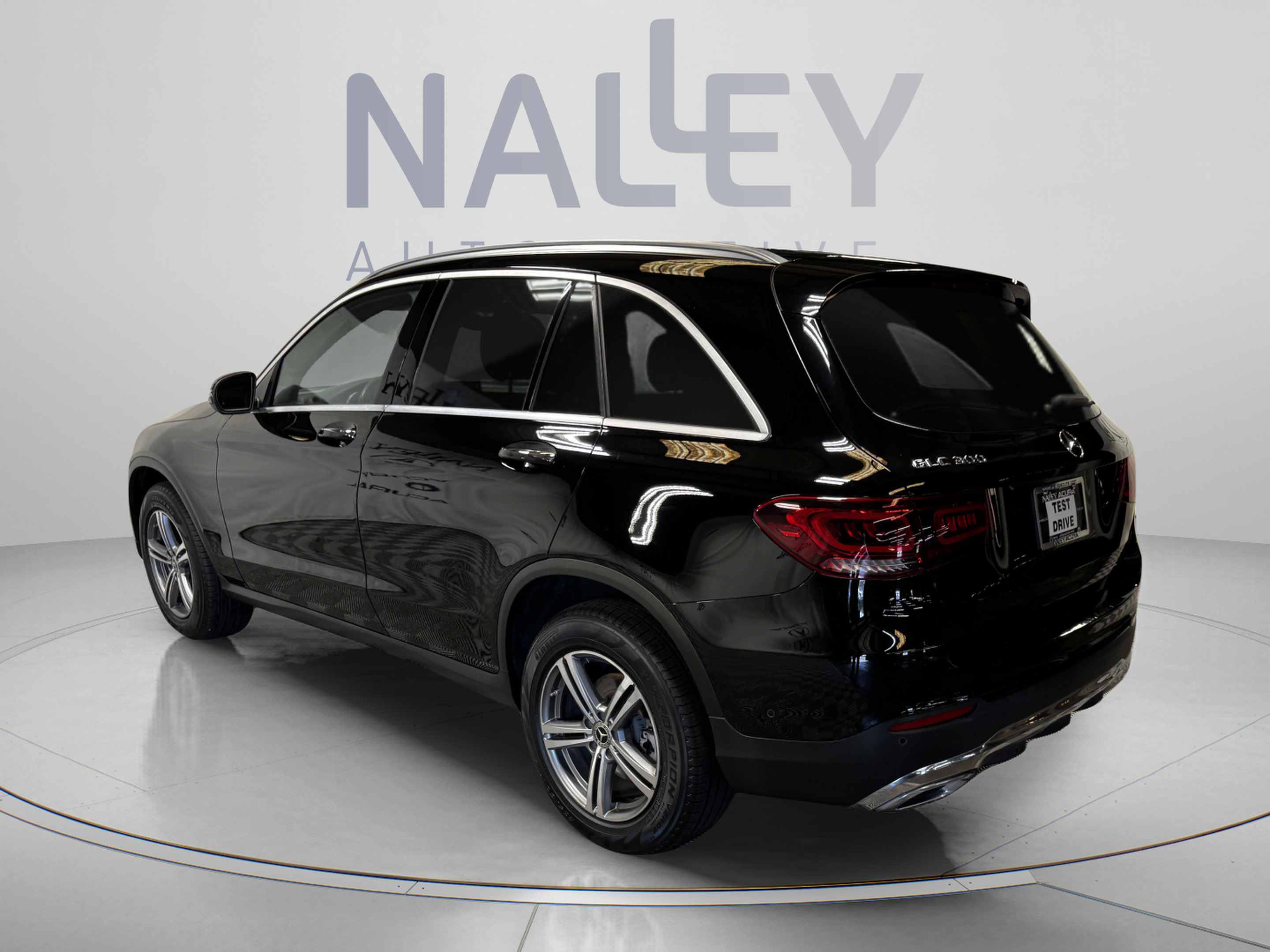Used 2021 Mercedes-Benz GLC 300 image 3