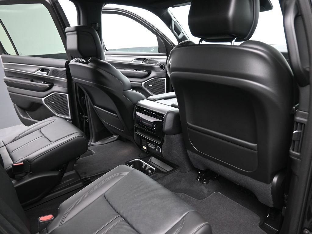 New 2026 Jeep Grand Wagoneer 4WD image 27