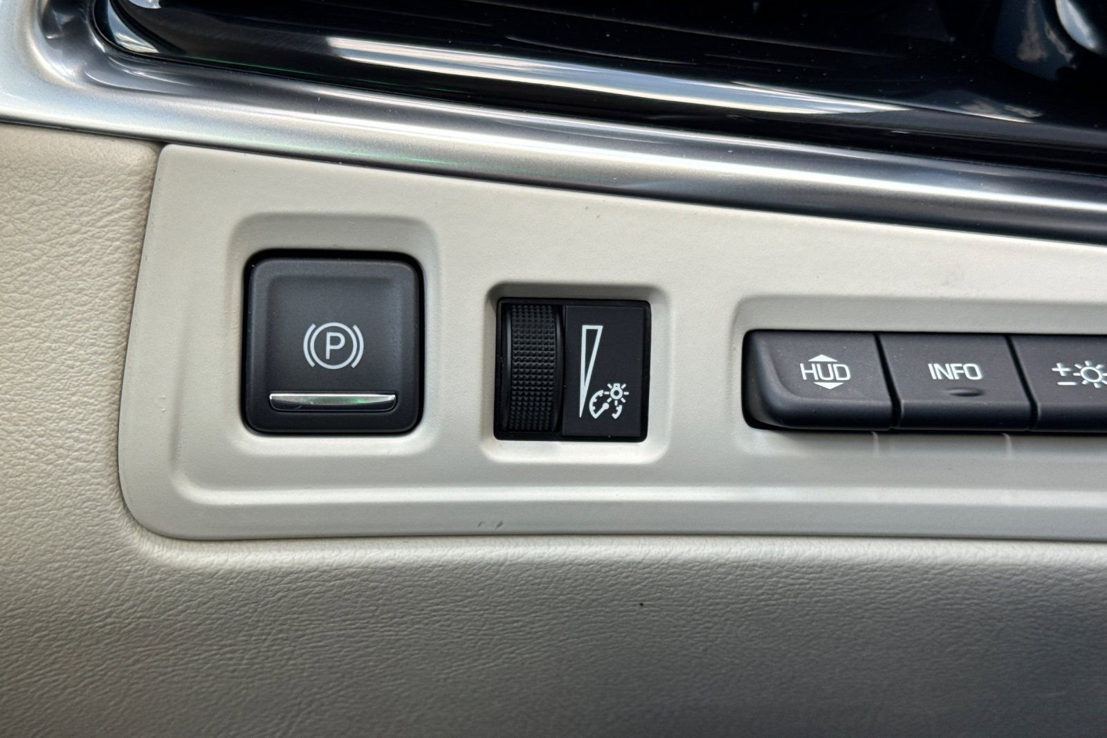 Used 2024 Cadillac XT6 Premium Luxury w/ Technology Package image 33