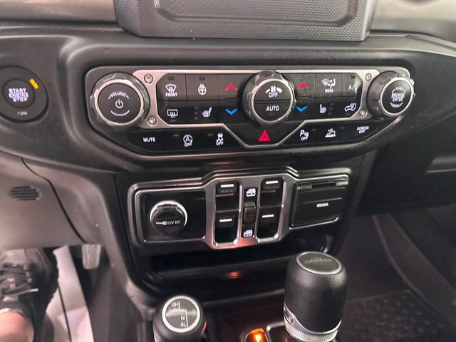 Certified 2021 Jeep Gladiator Overland w/ LED Lighting Group AWD/4WD image 30