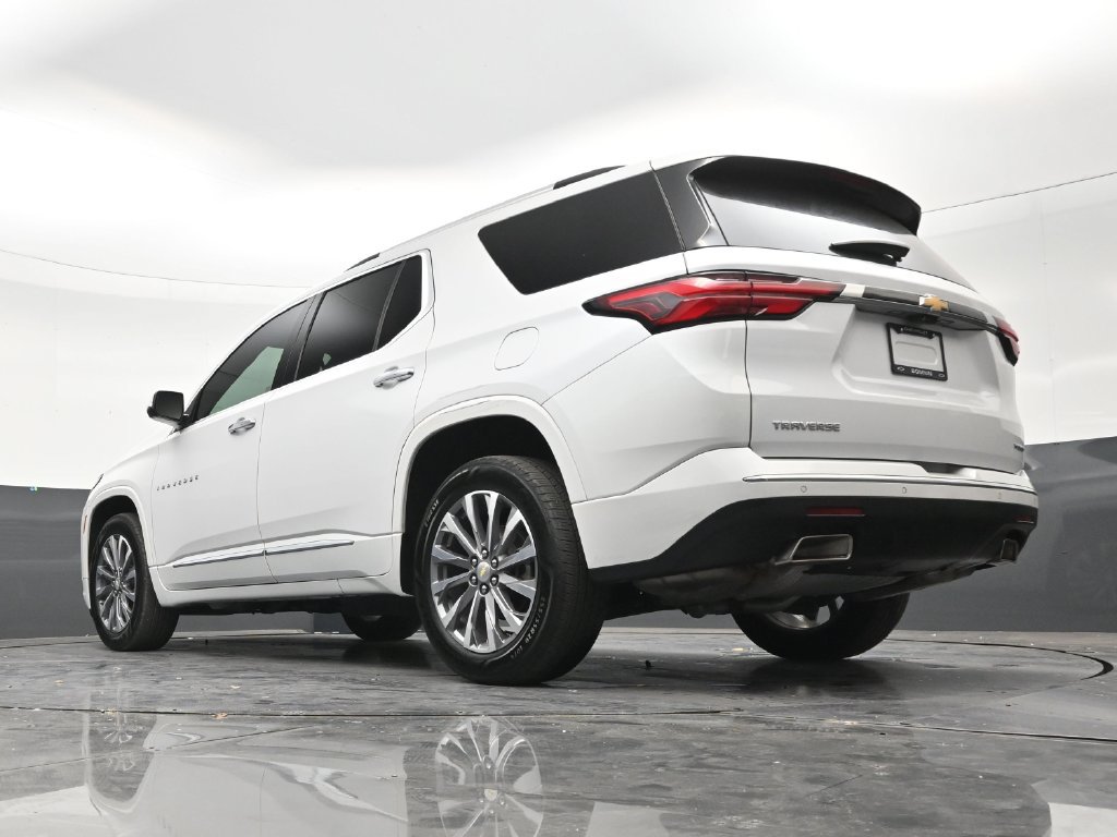 Used 2022 Chevrolet Traverse Premier FWD image 22
