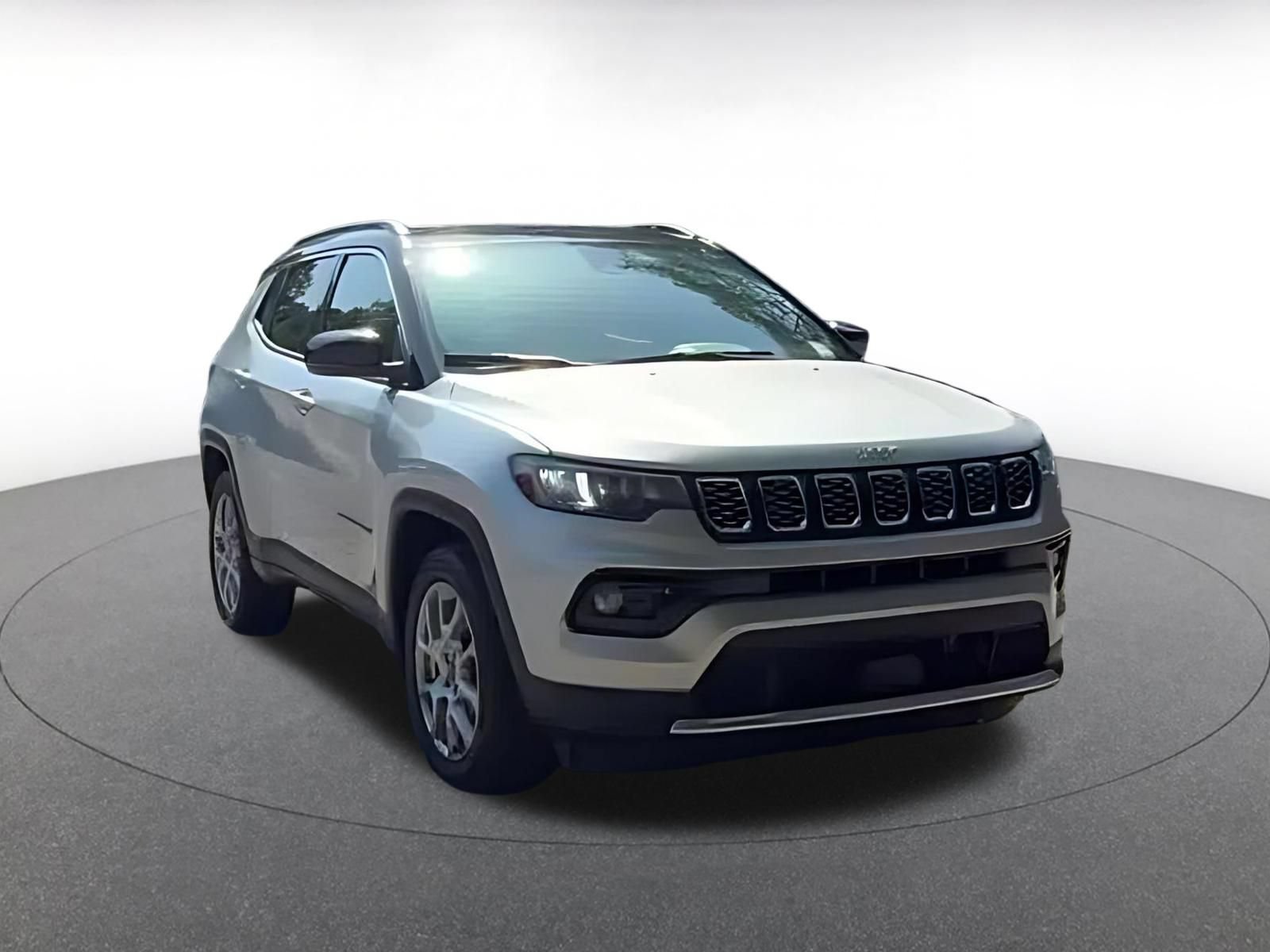 Used 2025 Jeep Compass Limited AWD/4WD image 3