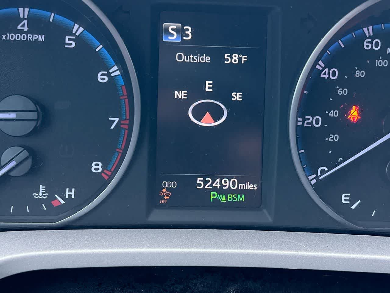Used 2018 Toyota RAV4 XLE FWD image 15