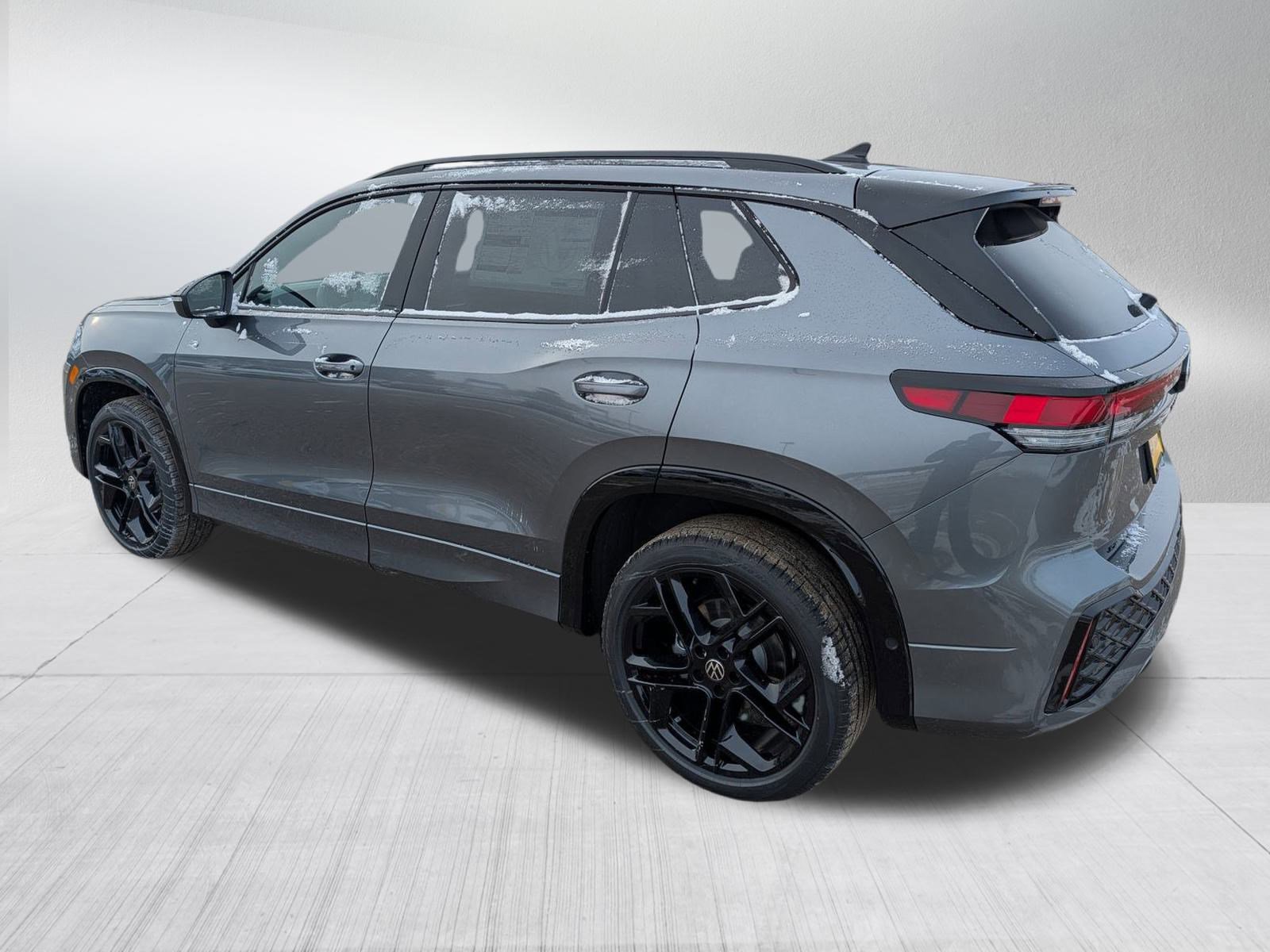 New 2026 Volkswagen Tiguan SE R-Line AWD/4WD image 3
