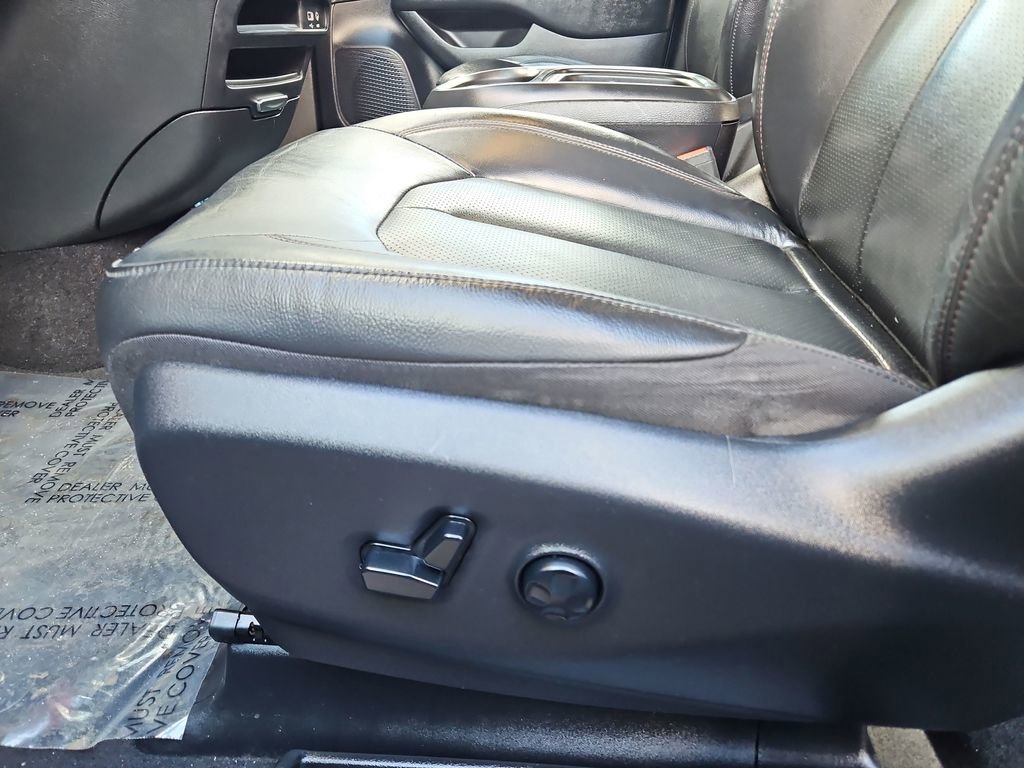 Used 2020 Chrysler Pacifica Touring-L image 24