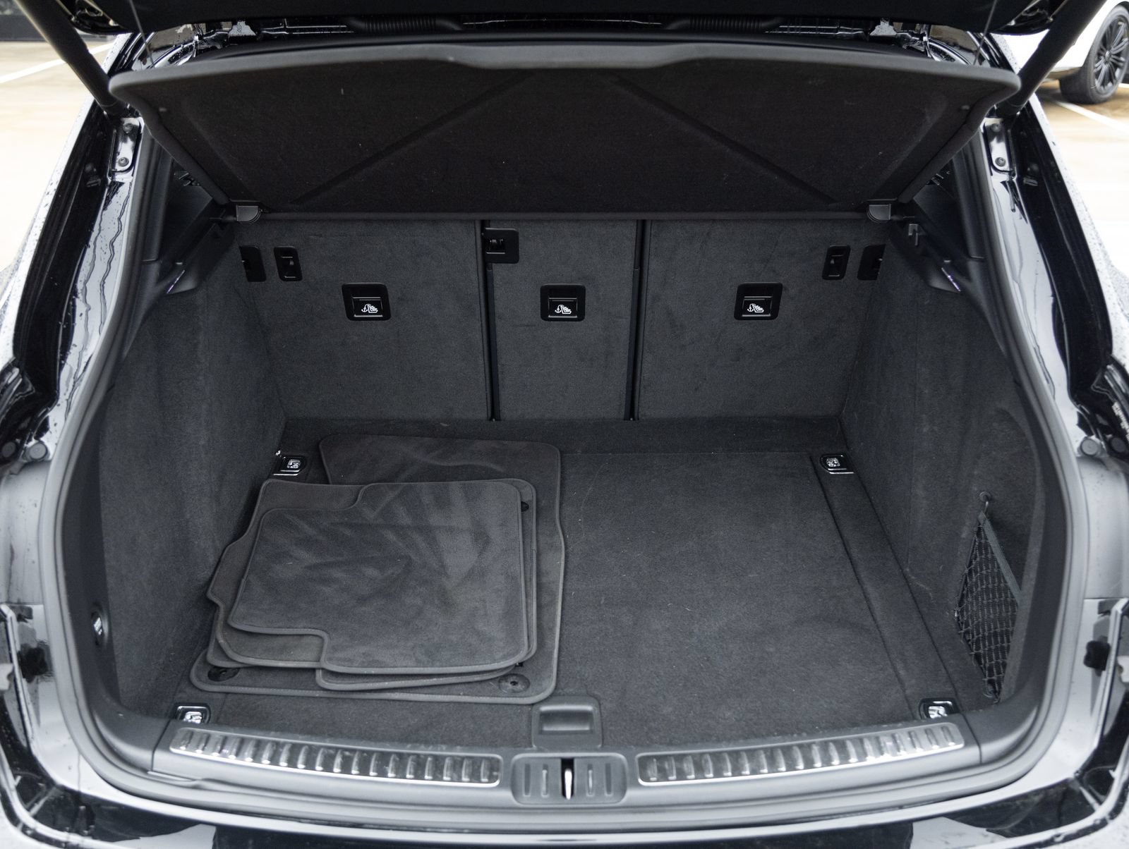 Certified 2021 Porsche Macan S AWD/4WD image 29