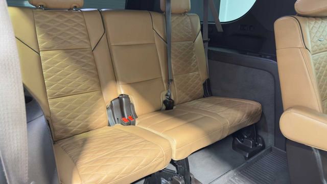 Used 2022 Cadillac Escalade ESV Premium Luxury image 18