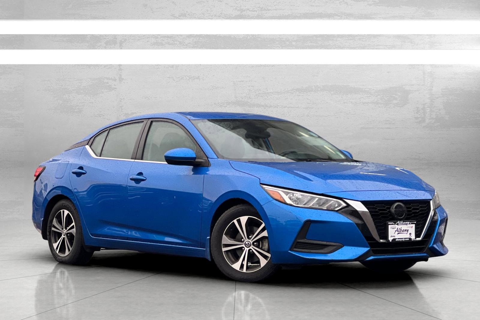 Used 2022 Nissan Sentra SV image 2