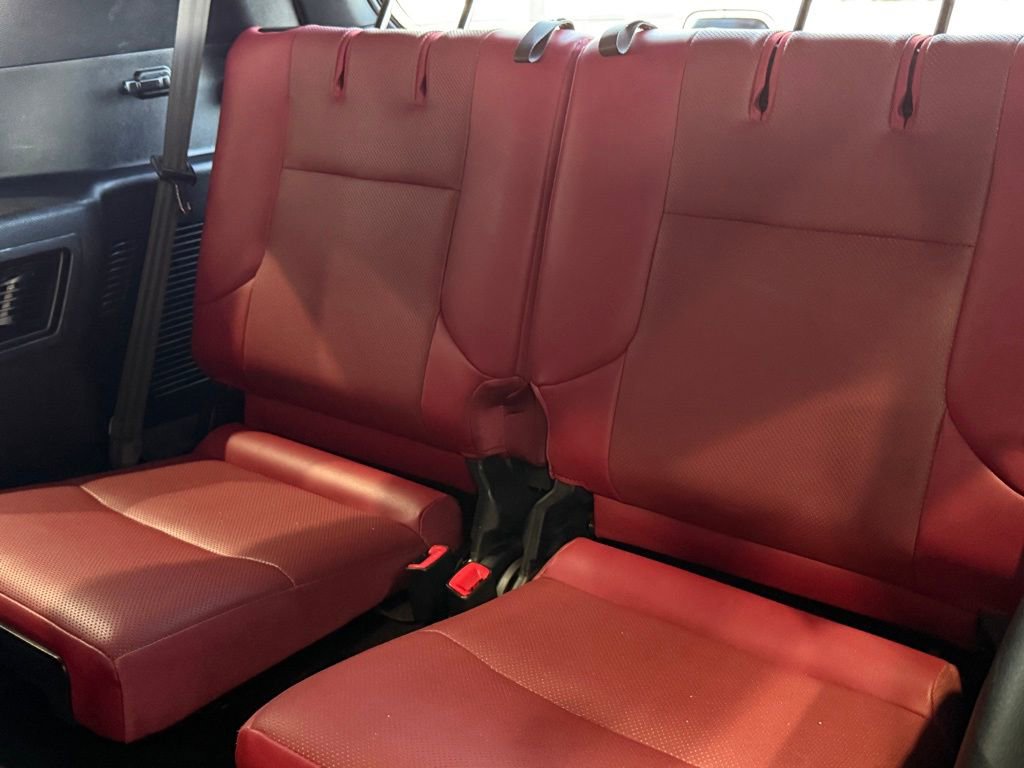 Used 2023 Lexus GX 460 Premium w/ Premium Package image 34