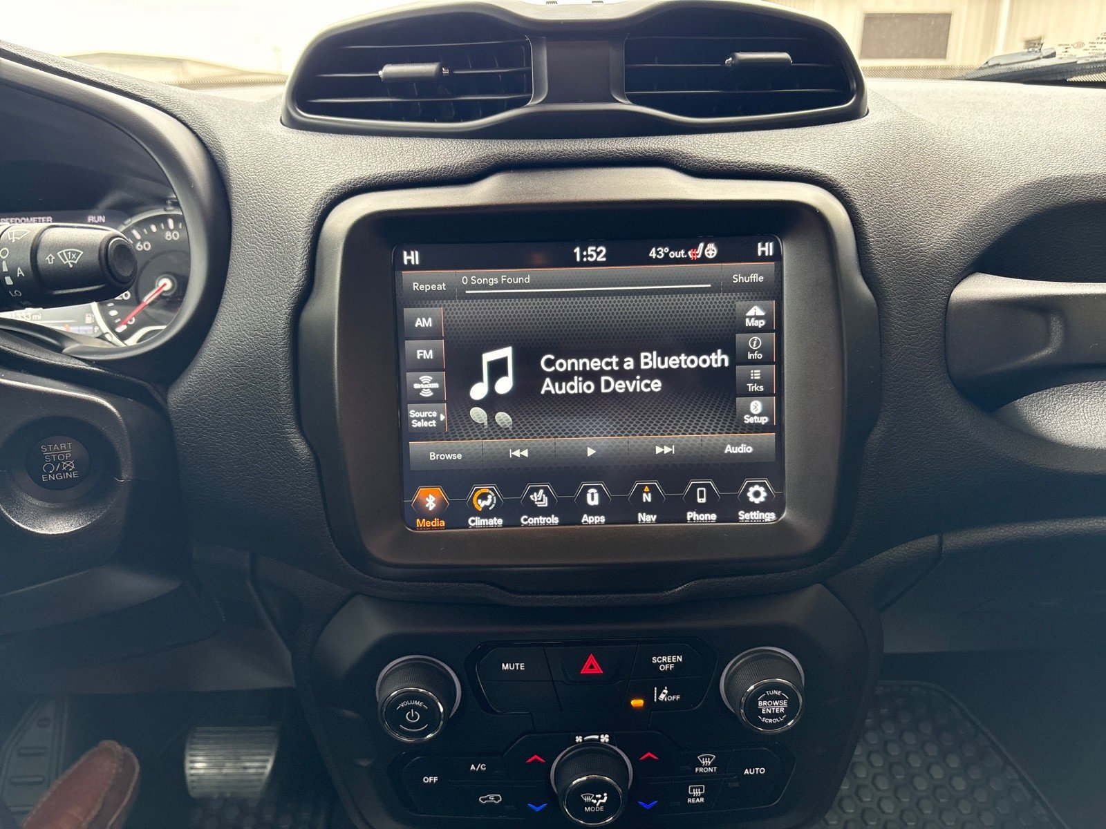 Used 2022 Jeep Renegade Latitude w/ Convenience Group image 17