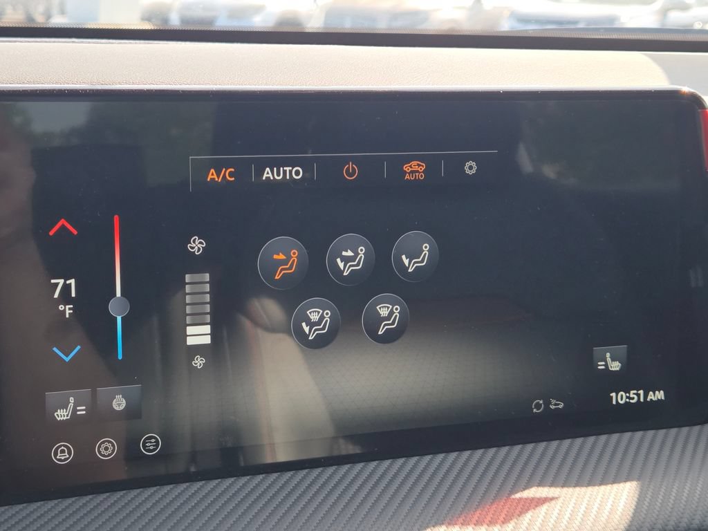 New 2026 Nissan Kicks SR w/ SR Premium Package AWD/4WD image 5