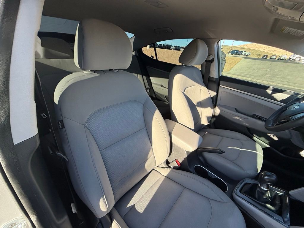 Used 2017 Hyundai Elantra SE image 13