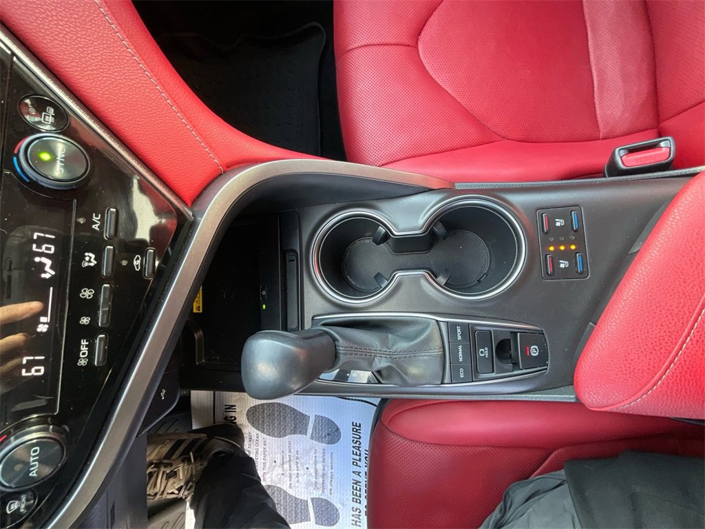 Used 2022 Toyota Camry XSE image 21