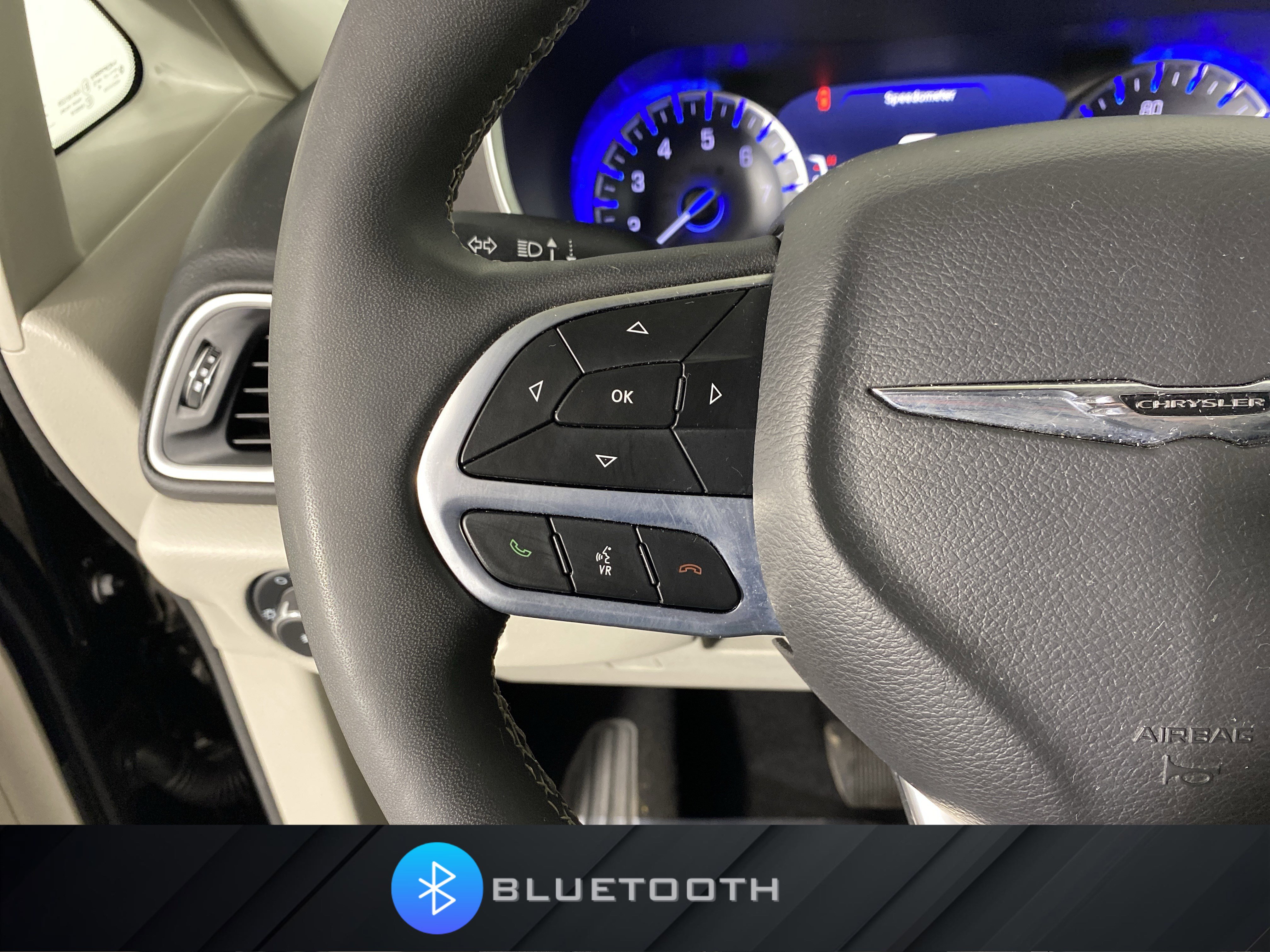 Used 2024 Chrysler Pacifica Touring-L image 22