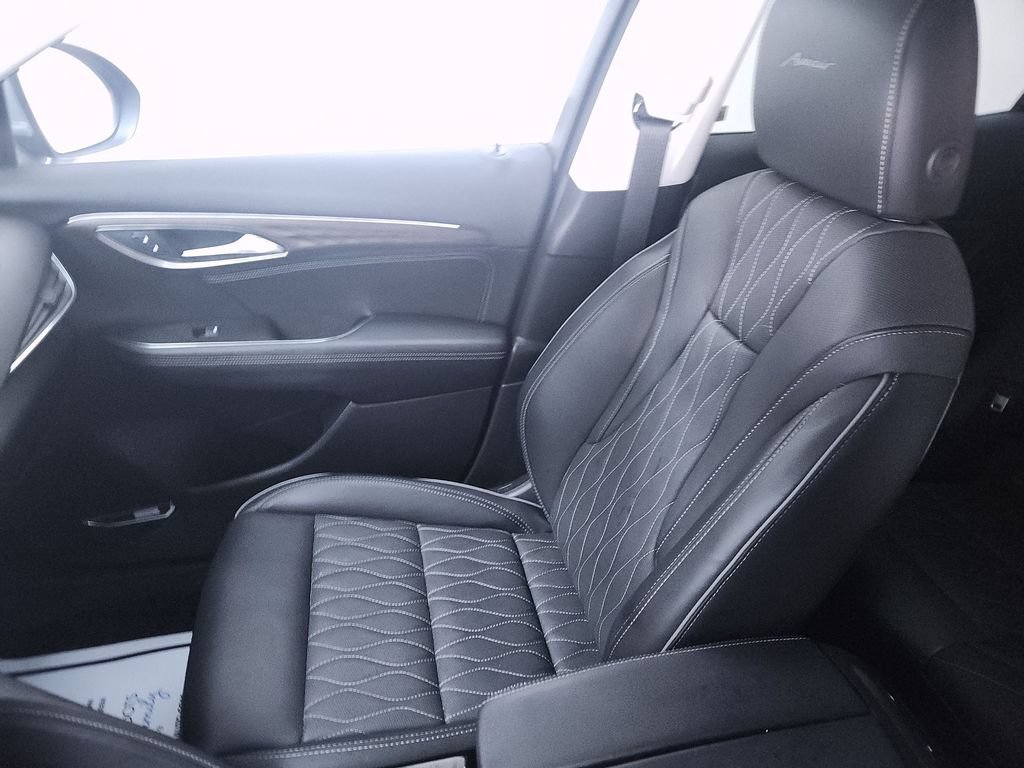 Used 2023 Buick Envision Avenir AWD/4WD image 25