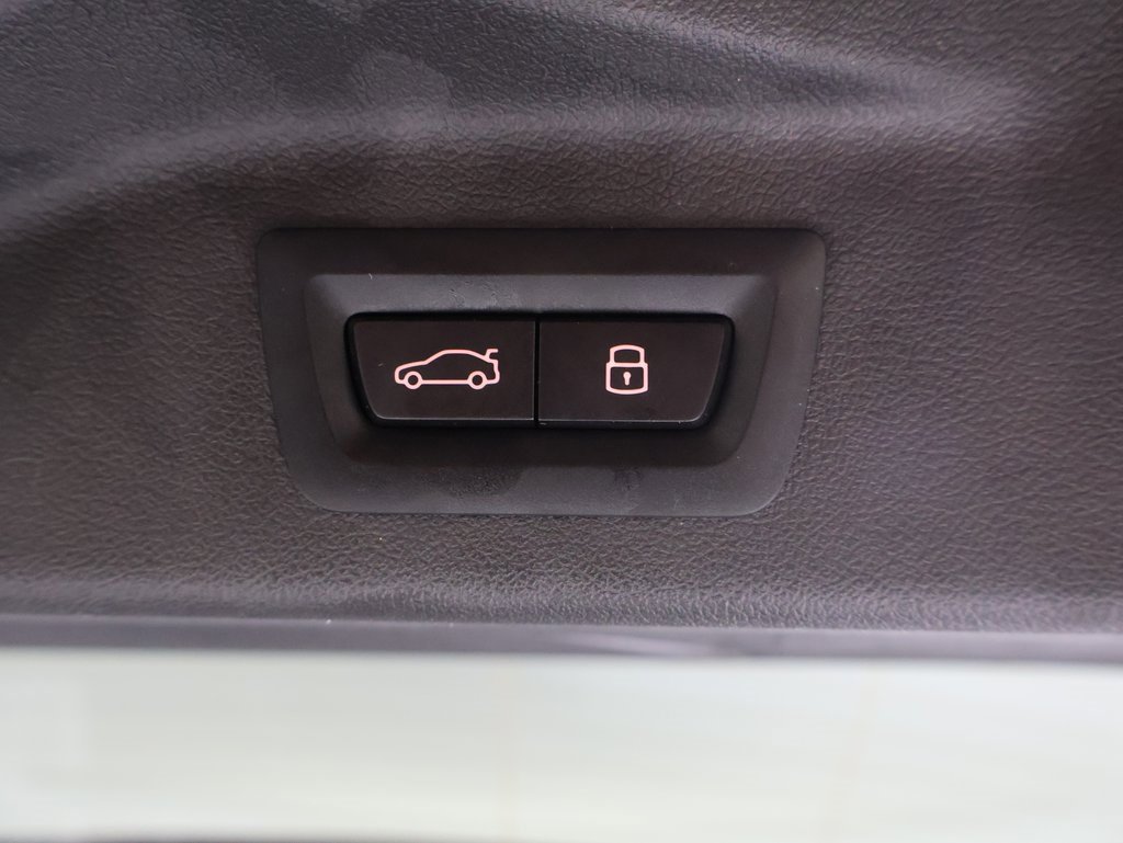 Used 2026 BMW X7 xDrive40i w/ M Sport Package image 19