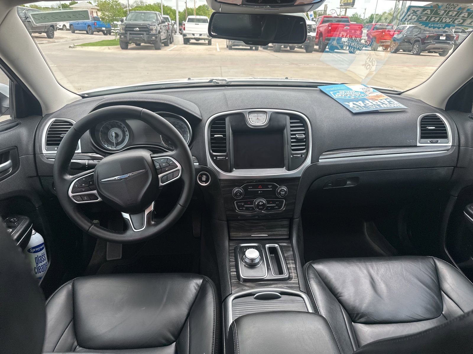 Used 2018 Chrysler 300 Touring L image 9