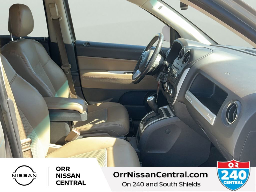 Used 2016 Jeep Compass Latitude image 11