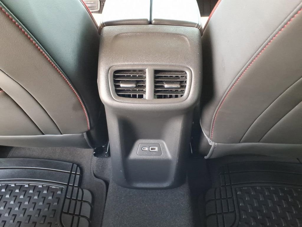 Used 2022 Buick Envision Essence w/ Sport Touring Package image 6